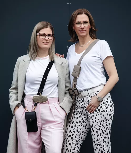 Alina Teuchler und Sonja Kurz von sassenrath optik + akustik